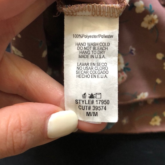 *Sold!!!Cute floral shirt - Picture 5 of 8